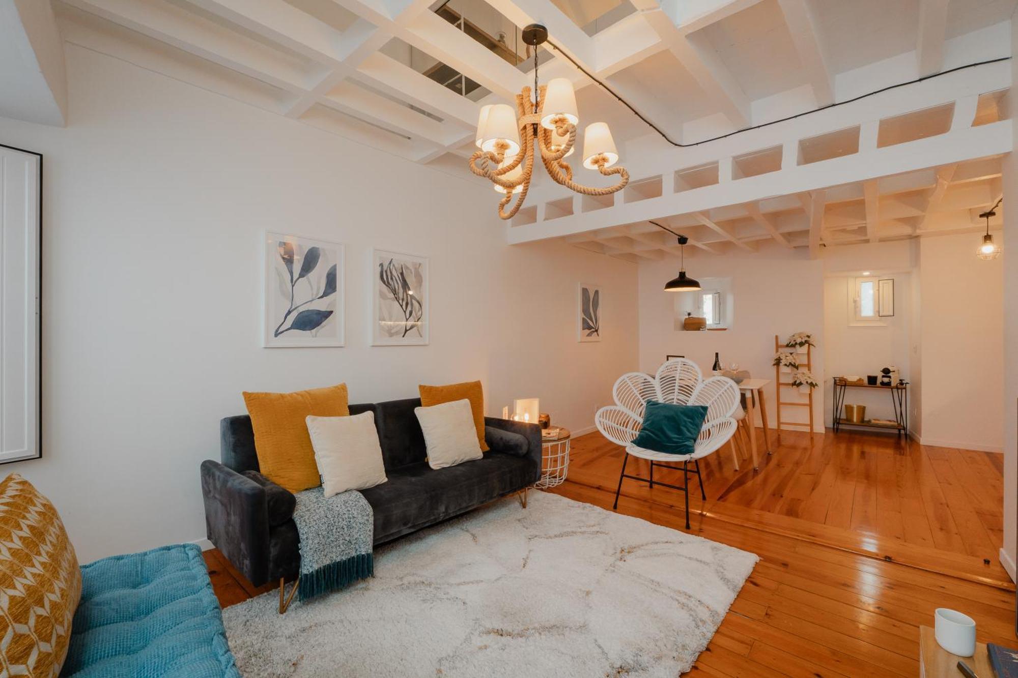 Stylish Getaway In A Mezzanine Flat By The Castle Apartment Lisbon Luaran gambar