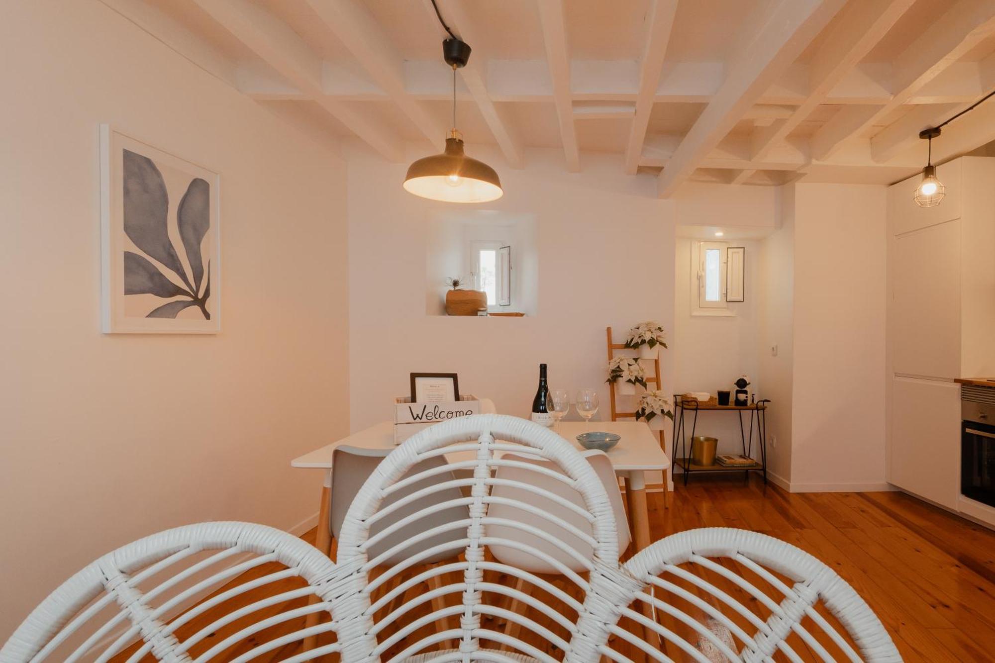 Stylish Getaway In A Mezzanine Flat By The Castle Apartment Lisbon Luaran gambar